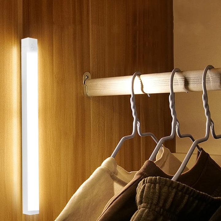 Luminária LED Automática USB